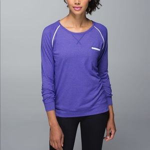 Lululemon weightless crew - bruised berry colour